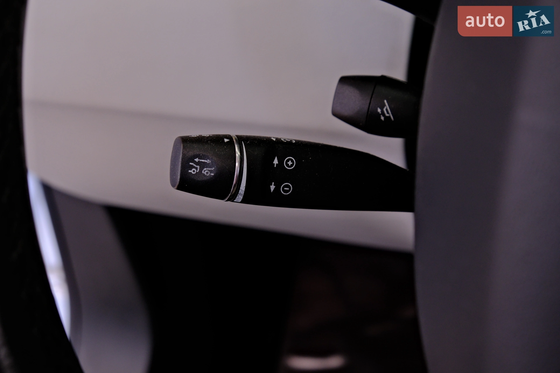 2016 Tesla Model S - мініатюра 33