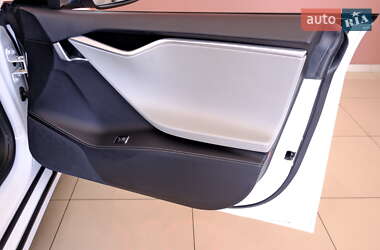 Лифтбек Tesla Model S 2016 в Одессе