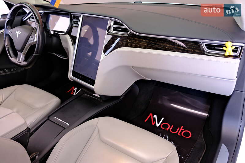 Лифтбек Tesla Model S 2016 в Одессе фото 55 Лифтбек Tesla Model S 2016 в Одессе