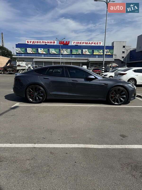 Лифтбек Tesla Model S 2017 в Днепре