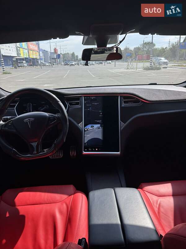 Лифтбек Tesla Model S 2017 в Днепре