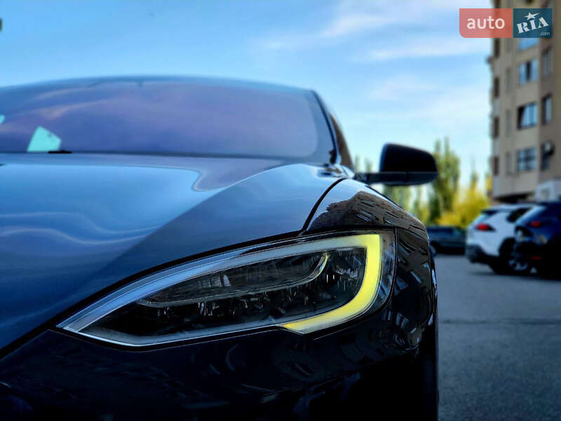 Ліфтбек Tesla Model S 2019 в Києві