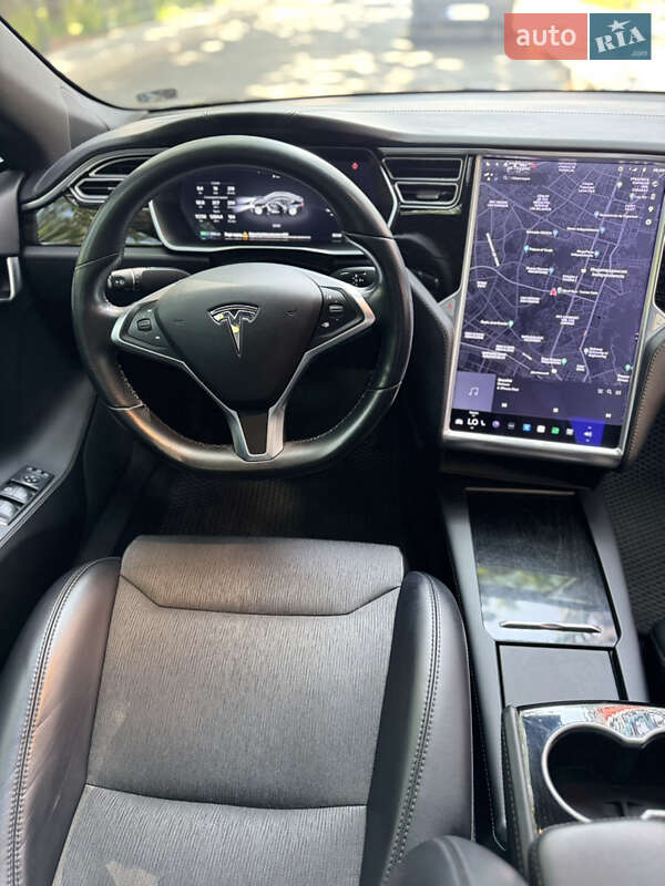 Лифтбек Tesla Model S 2017 в Чернигове