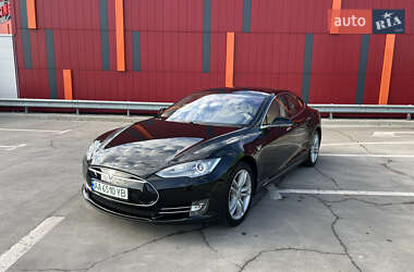 Ліфтбек Tesla Model S 2014 в Києві