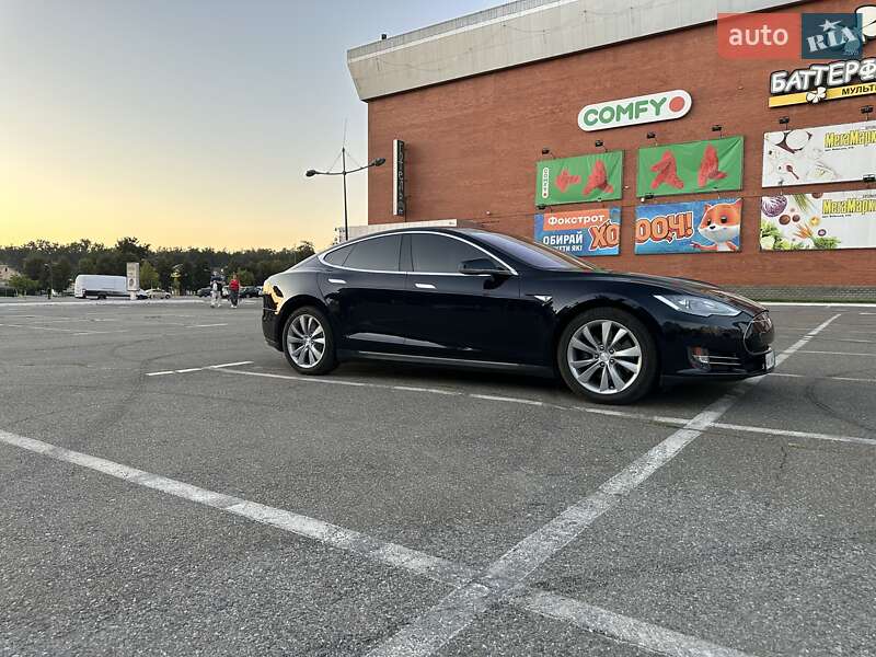 Ліфтбек Tesla Model S 2013 в Києві