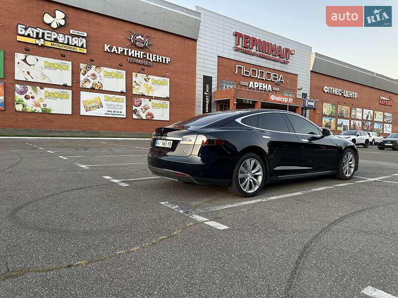 Ліфтбек Tesla Model S 2013 в Києві