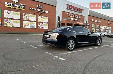 Лифтбек Tesla Model S 2013 в 