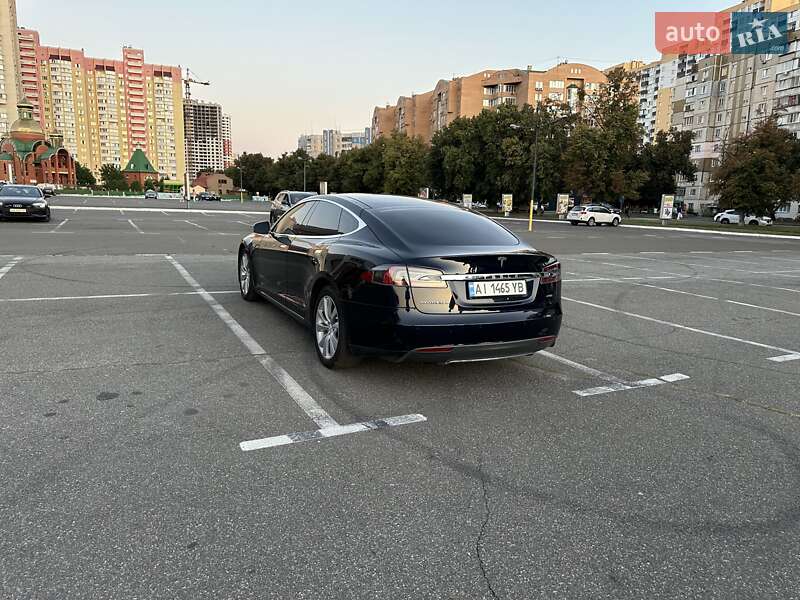 Ліфтбек Tesla Model S 2013 в Києві