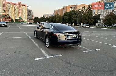 Лифтбек Tesla Model S 2013 в 