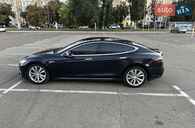 Лифтбек Tesla Model S 2013 в 