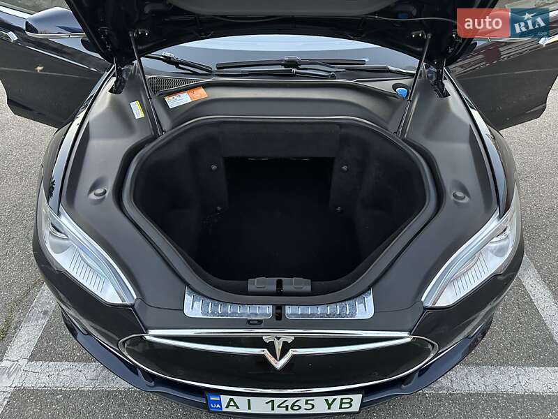 Ліфтбек Tesla Model S 2013 в Києві