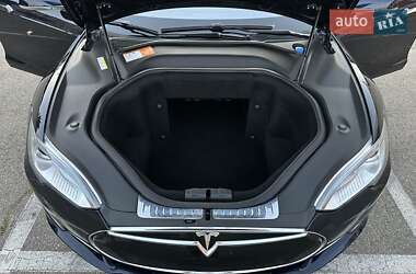 Лифтбек Tesla Model S 2013 в 