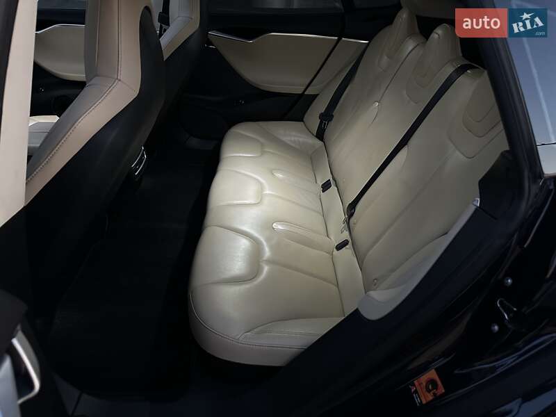 Ліфтбек Tesla Model S 2013 в Києві