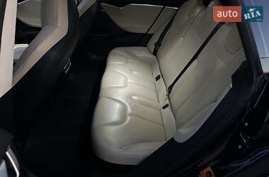 Лифтбек Tesla Model S 2013 в 