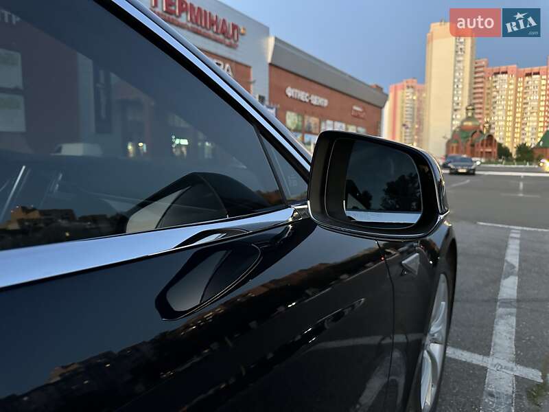 Ліфтбек Tesla Model S 2013 в Києві