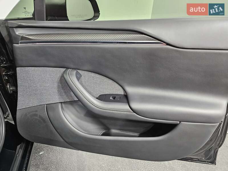 Ліфтбек Tesla Model S 2023 в Києві