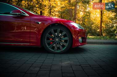 Ліфтбек Tesla Model S 2017 в Львові