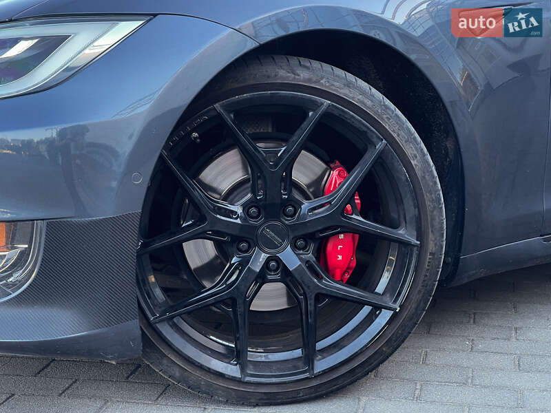 Ліфтбек Tesla Model S 2019 в Дніпрі