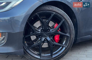 Лифтбек Tesla Model S 2019 в 