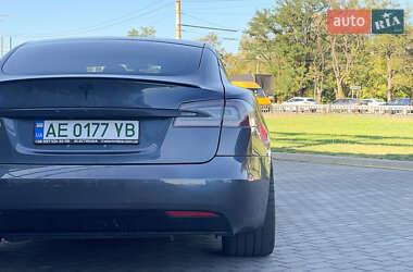 Лифтбек Tesla Model S 2019 в 
