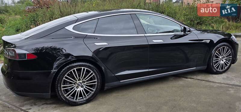Ліфтбек Tesla Model S 2013 в Калуші