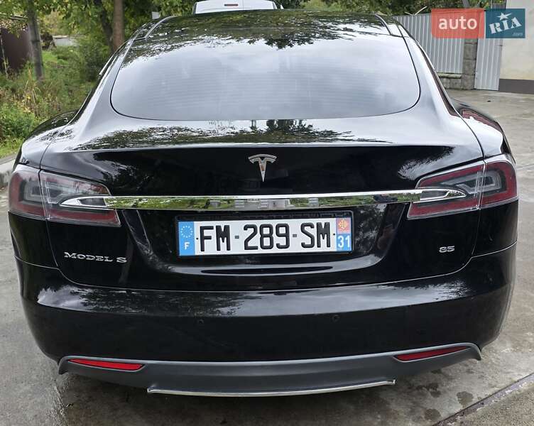 Лифтбек Tesla Model S 2013 в Калуше