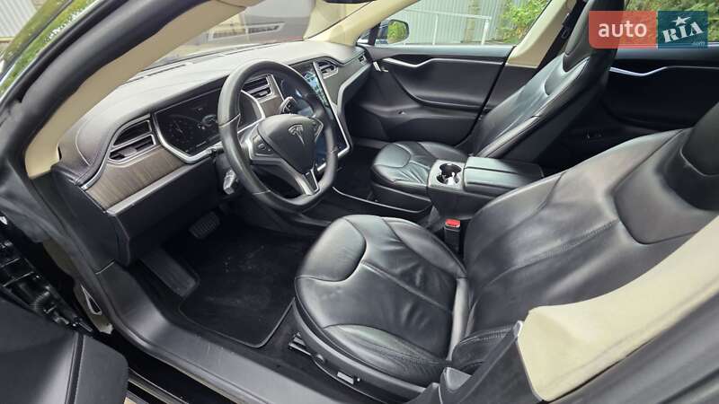 Лифтбек Tesla Model S 2013 в Калуше