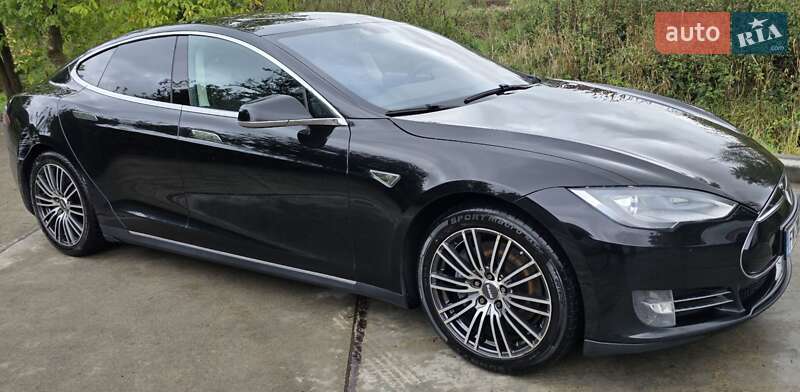 Ліфтбек Tesla Model S 2013 в Калуші