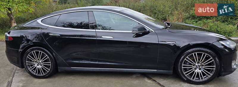 Лифтбек Tesla Model S 2013 в Калуше