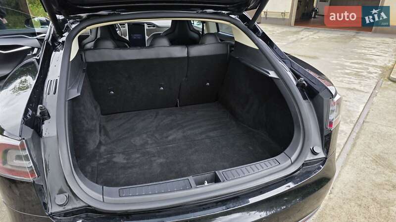 Лифтбек Tesla Model S 2013 в Калуше