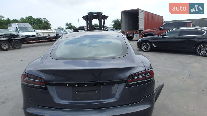 Ліфтбек Tesla Model S 2023 в Ужгороді