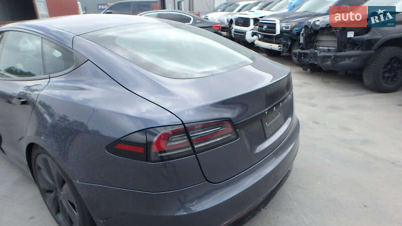 Ліфтбек Tesla Model S 2023 в Ужгороді