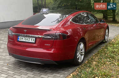 Лифтбек Tesla Model S 2016 в 
