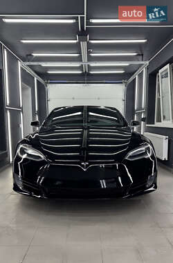 Лифтбек Tesla Model S 2016 в Коломые