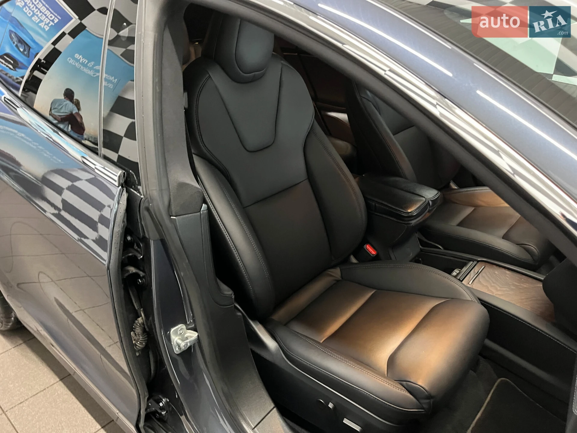 2020 Tesla Model S - мініатюра 17