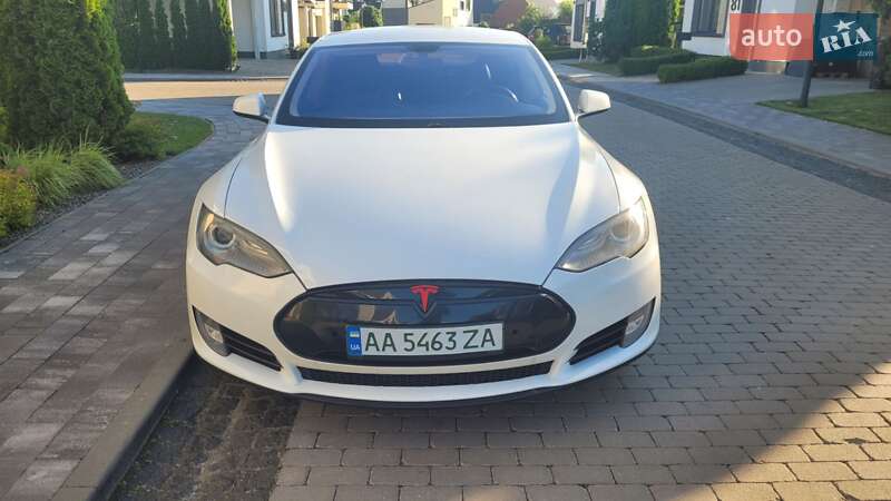 Ліфтбек Tesla Model S 2013 в Києві фото Ліфтбек Tesla Model S 2013 в Києві