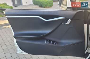 Ліфтбек Tesla Model S 2013 в 
