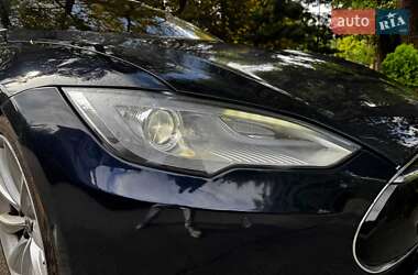 Ліфтбек Tesla Model S 2015 в 