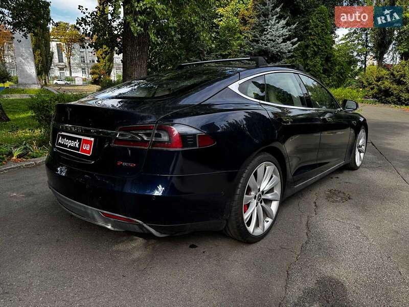 Лифтбек Tesla Model S 2015 в Киеве
