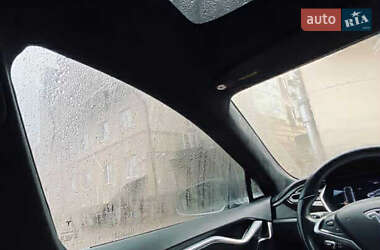 Лифтбек Tesla Model S 2017 в 
