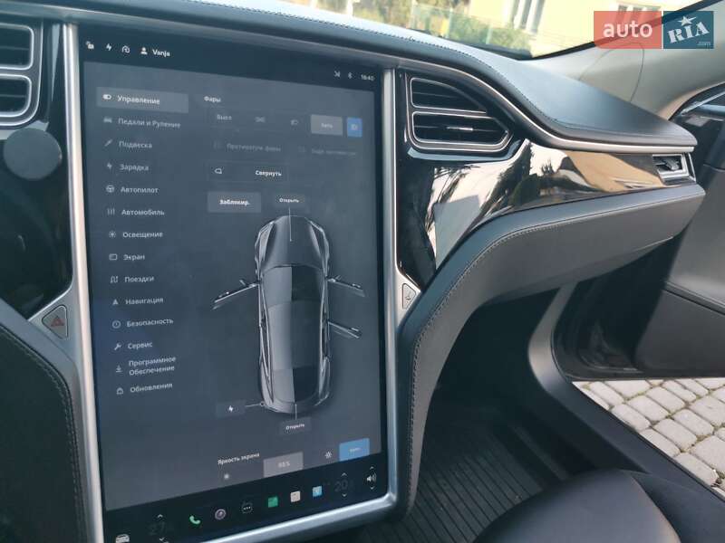 Лифтбек Tesla Model S 2014 в Ужгороде