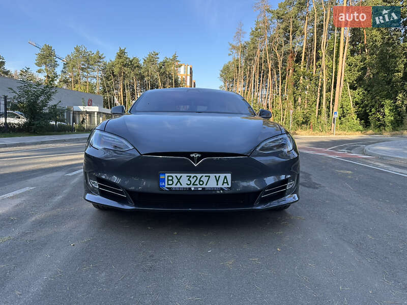 Лифтбек Tesla Model S 2018 в Житомире