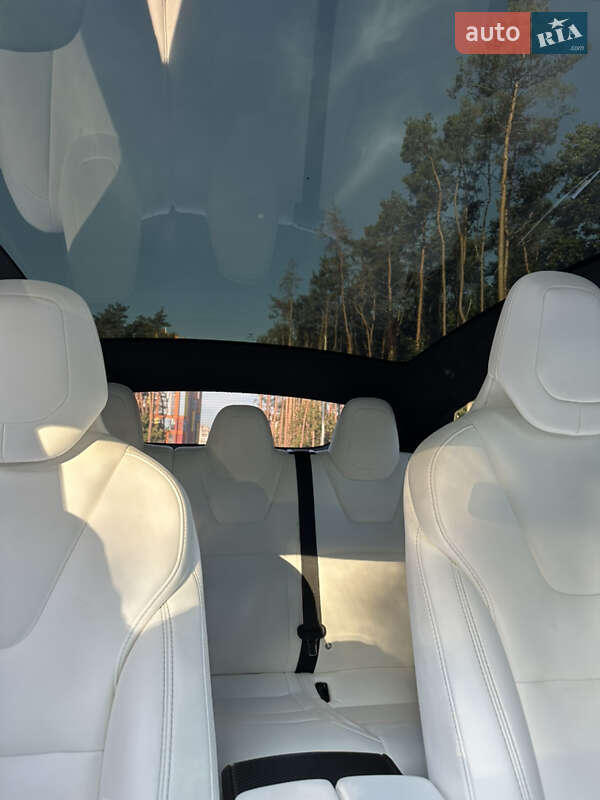 Лифтбек Tesla Model S 2018 в Житомире