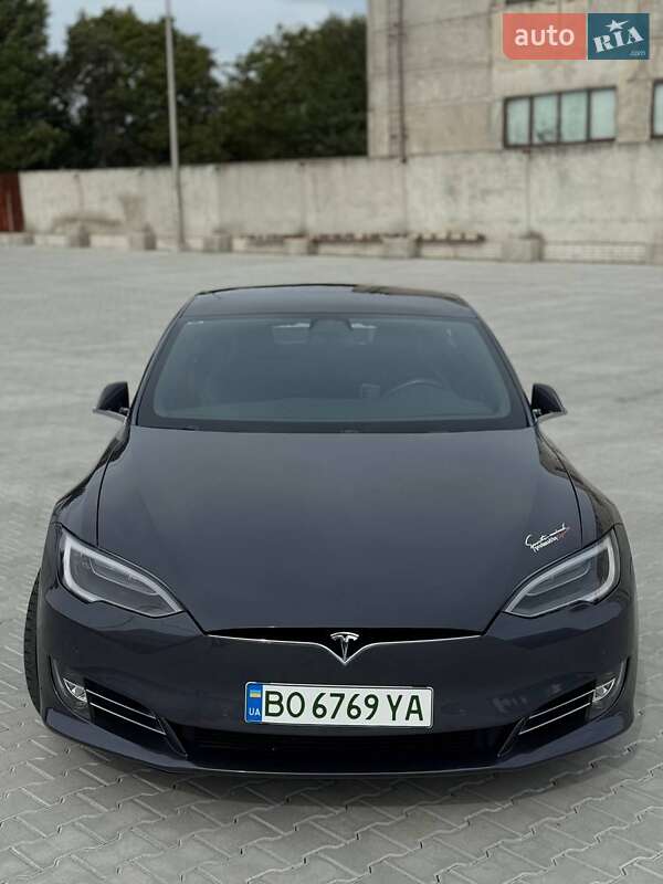 Ліфтбек Tesla Model S 2018 в Тернополі