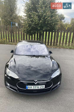 Ліфтбек Tesla Model S 2015 в 