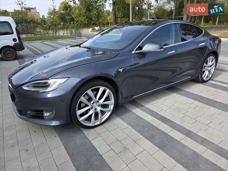 Лифтбек Tesla Model S 2020 в Луцке