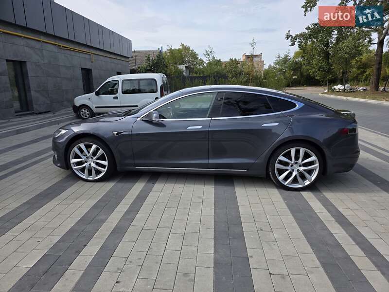 Лифтбек Tesla Model S 2020 в Луцке