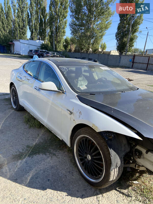 Ліфтбек Tesla Model S 2014 в Великодолинському фото 5 Ліфтбек Tesla Model S 2014 в Великодолинському