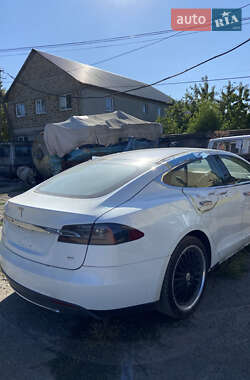 Лифтбек Tesla Model S 2014 в 