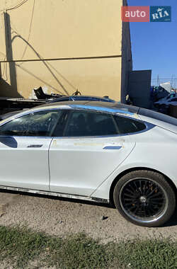 Лифтбек Tesla Model S 2014 в 